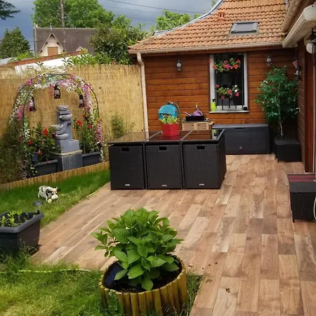 Maison Entoure Par Un Jardin Proche Paris Et