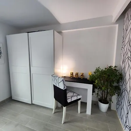 Holiday home Maison Entoure Par Un Jardin Proche Paris Et Pontault-Combault