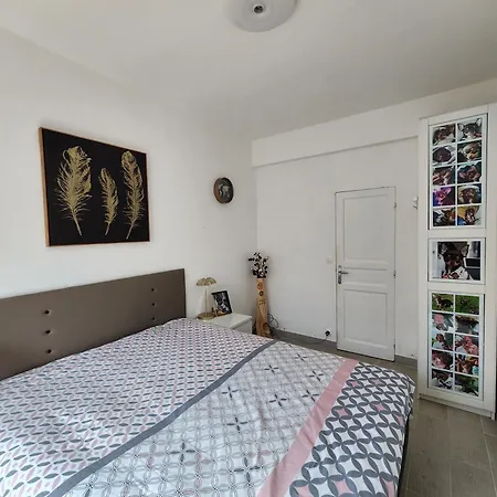 Maison Entoure Par Un Jardin Proche Paris Et *