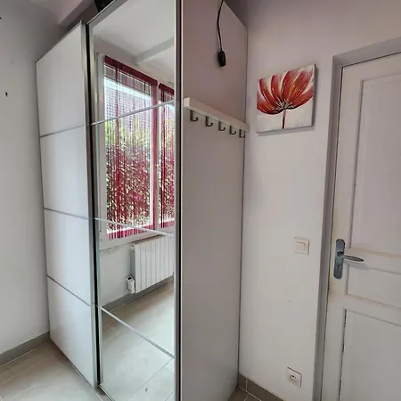 Holiday home Maison Entoure Par Un Jardin Proche Paris Et *