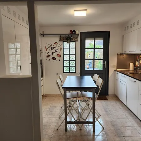 Maison Entoure Par Un Jardin Proche Paris Et Holiday home