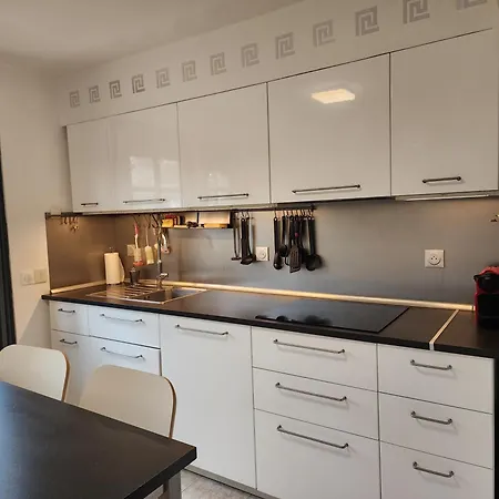 Holiday home Maison Entoure Par Un Jardin Proche Paris Et *