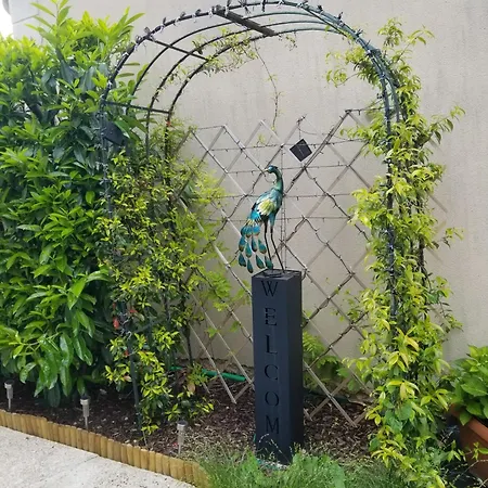 Maison Entoure Par Un Jardin Proche Paris Et Holiday home