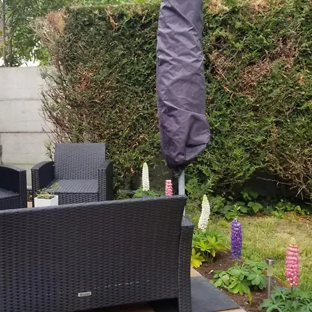Maison Entoure Par Un Jardin Proche Paris Et *